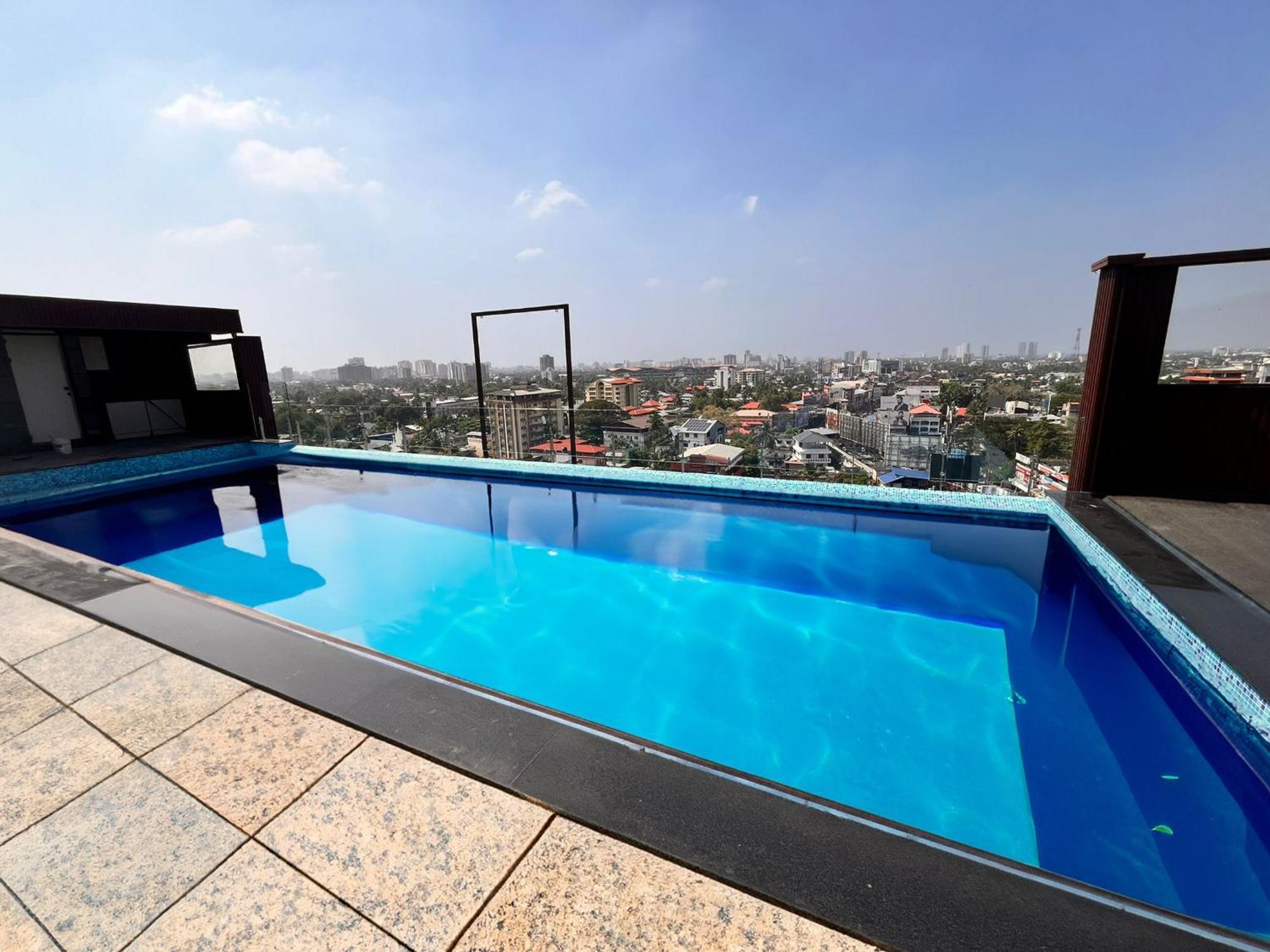 Luxo Kochi Hotel Exterior photo